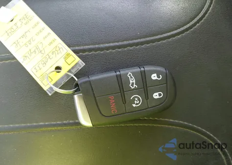 2015 Chrysler 200 S из США, поврежденный, VIN 1C3CCCBB7FN725504